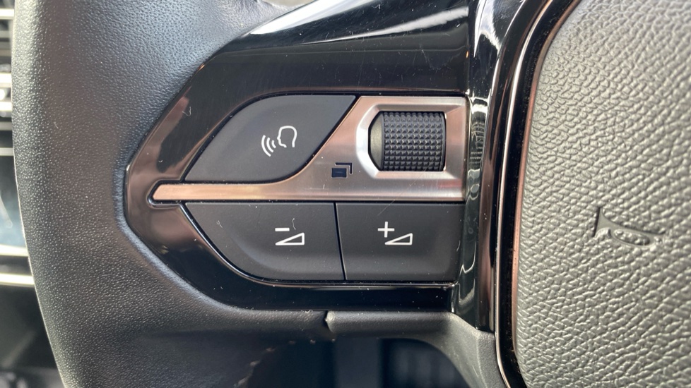 Peugeot 208 100kW Allure 50kWh 5dr Auto Electric Hatchback - Image 31