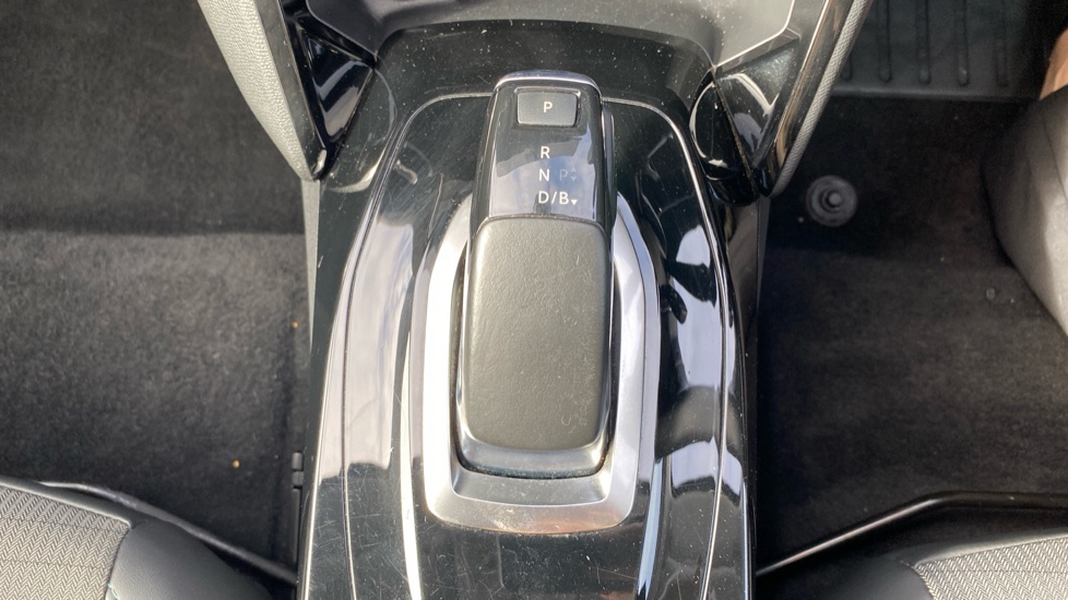 Peugeot 208 100kW Allure 50kWh 5dr Auto Electric Hatchback - Image 35