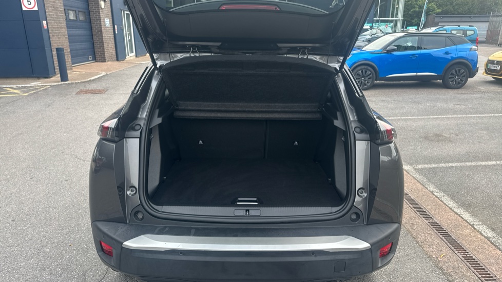 Peugeot 2008 1.2 PureTech Allure Premium+ 5dr Petrol Estate - Image 4