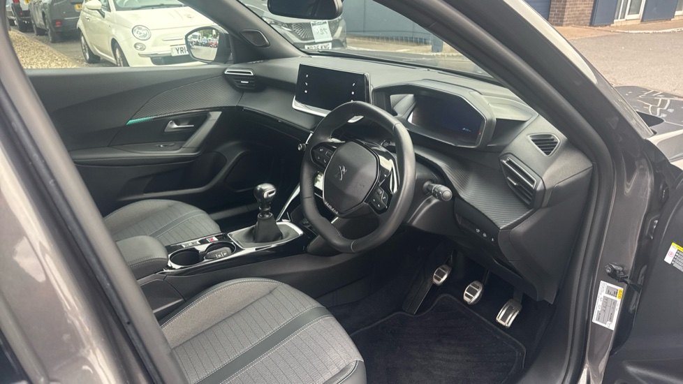 Peugeot 2008 1.2 PureTech Allure Premium+ 5dr Petrol Estate - Image 9
