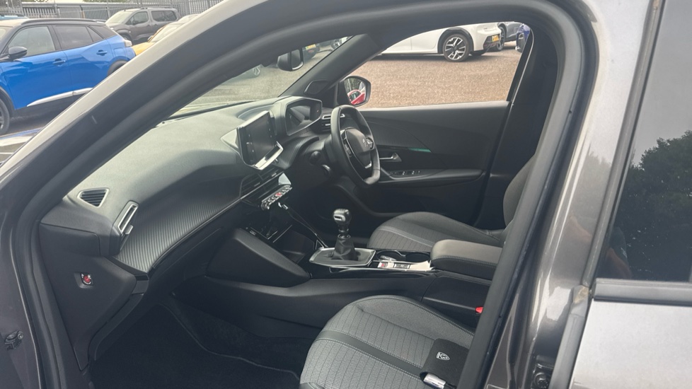 Peugeot 2008 1.2 PureTech Allure Premium+ 5dr Petrol Estate - Image 11