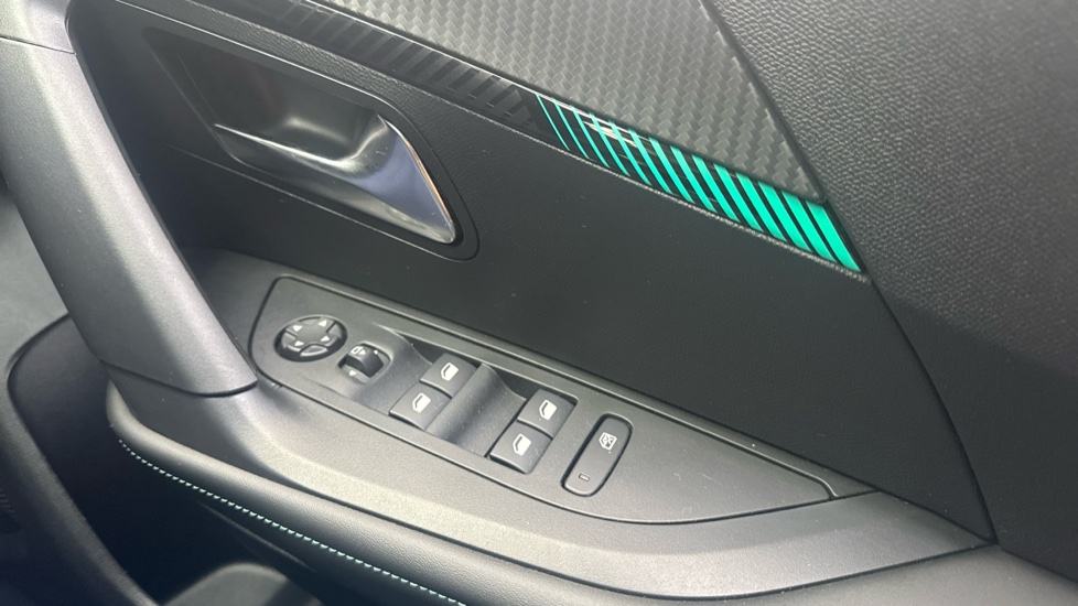 Peugeot 2008 1.2 PureTech Allure Premium+ 5dr Petrol Estate - Image 28
