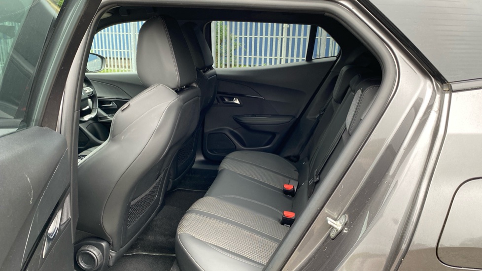 Peugeot 2008 1.2 PureTech 130 GT 5dr Petrol Estate - Image 16
