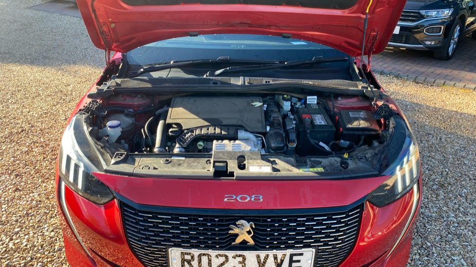 Peugeot 208 1.2 PureTech 130 GT 5dr EAT8 Petrol Hatchback - Image 8
