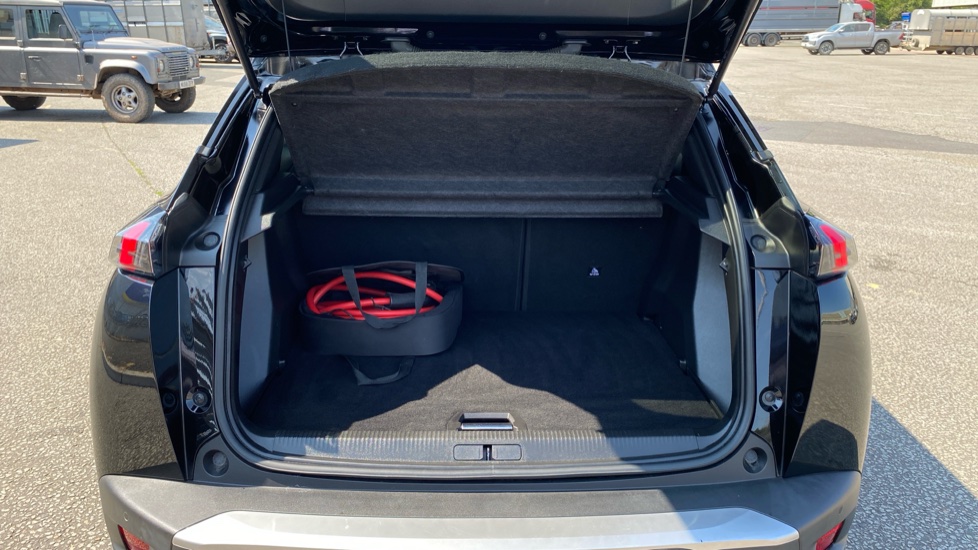 Peugeot 2008 100kW GT 50kWh 5dr Auto Electric Estate - Image 4