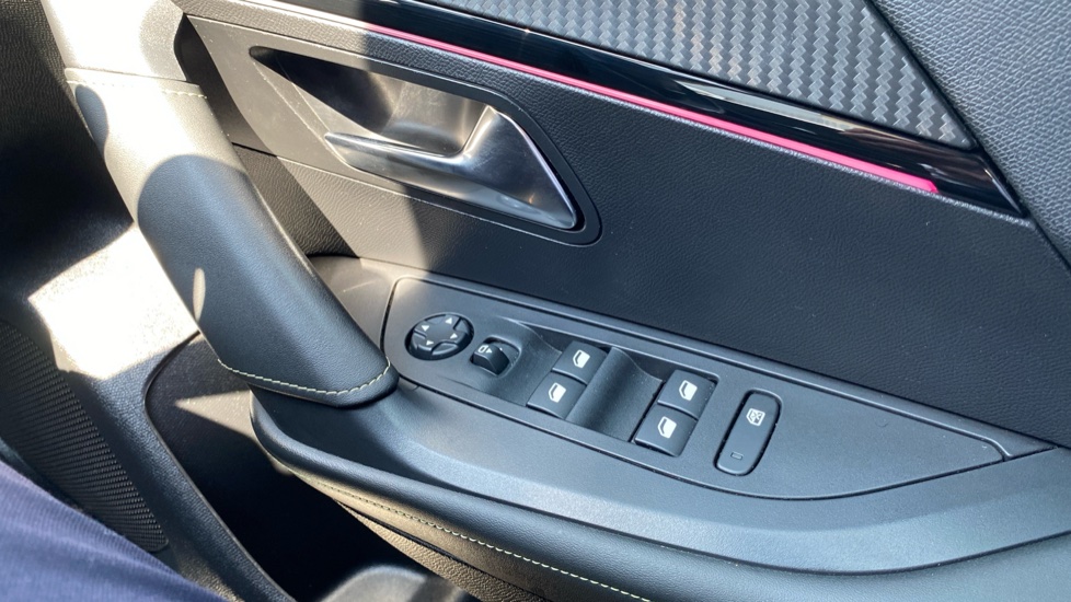 Peugeot 2008 100kW GT 50kWh 5dr Auto Electric Estate - Image 30