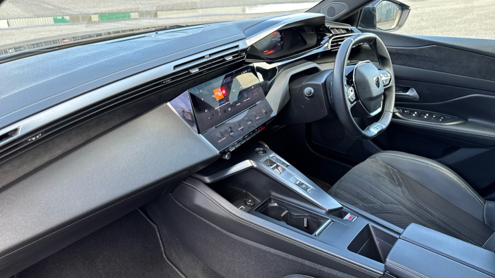 Peugeot 308 1.6 Plug-in Hybrid GT 5dr e-EAT8 Hatchback - Image 9