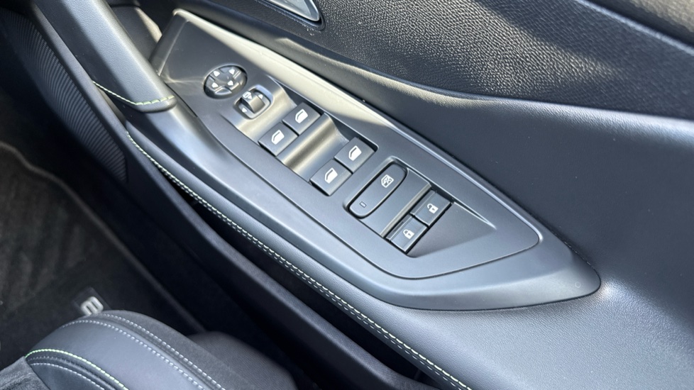 Peugeot 308 1.6 Plug-in Hybrid GT 5dr e-EAT8 Hatchback - Image 34