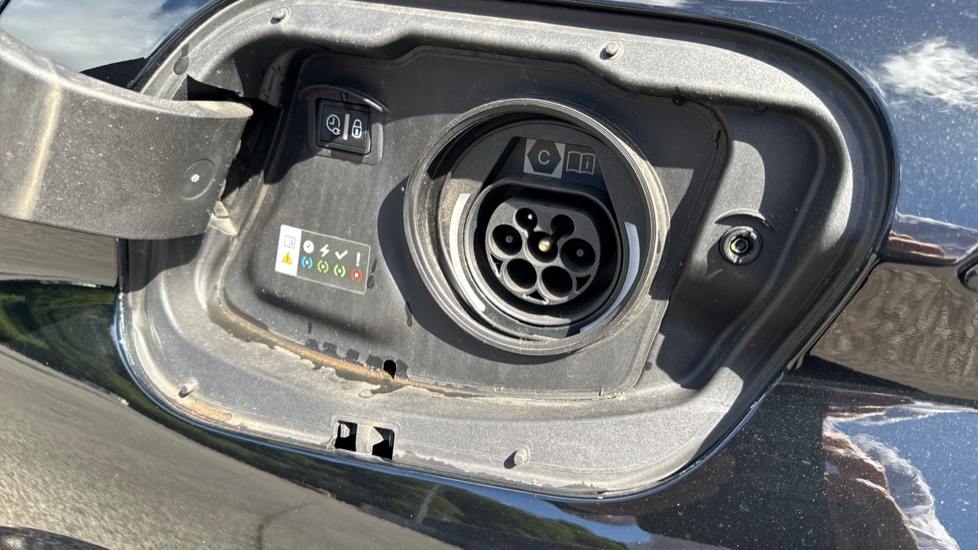 Peugeot 308 1.6 Plug-in Hybrid GT 5dr e-EAT8 Hatchback - Image 40