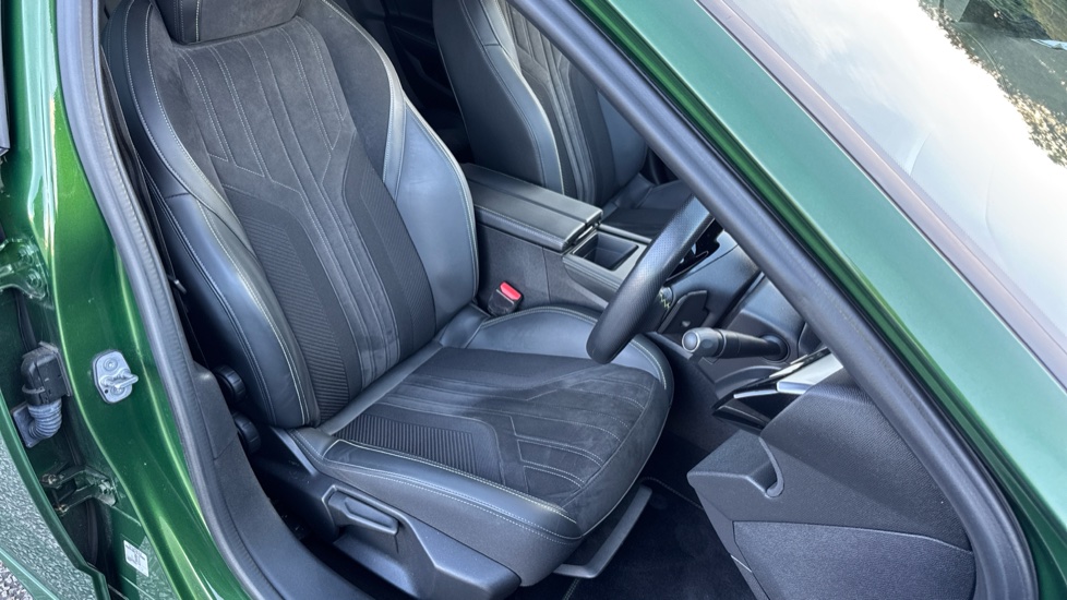 Peugeot 308 1.2 PureTech GT 5dr EAT8 Petrol Hatchback - Image 28