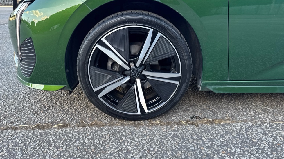 Peugeot 308 1.2 PureTech GT 5dr EAT8 Petrol Hatchback - Image 31