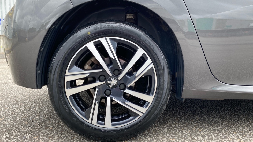 Peugeot 208 1.2 PureTech 100 Active Premium + 5dr EAT8 Petrol Hatchback - Image 7