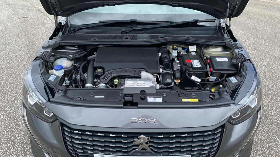Peugeot 208 1.2 PureTech 100 Active Premium + 5dr EAT8 Petrol Hatchback - Image 8