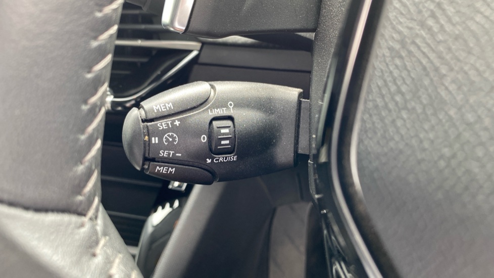 Peugeot 208 1.2 PureTech 100 Active Premium + 5dr EAT8 Petrol Hatchback - Image 29