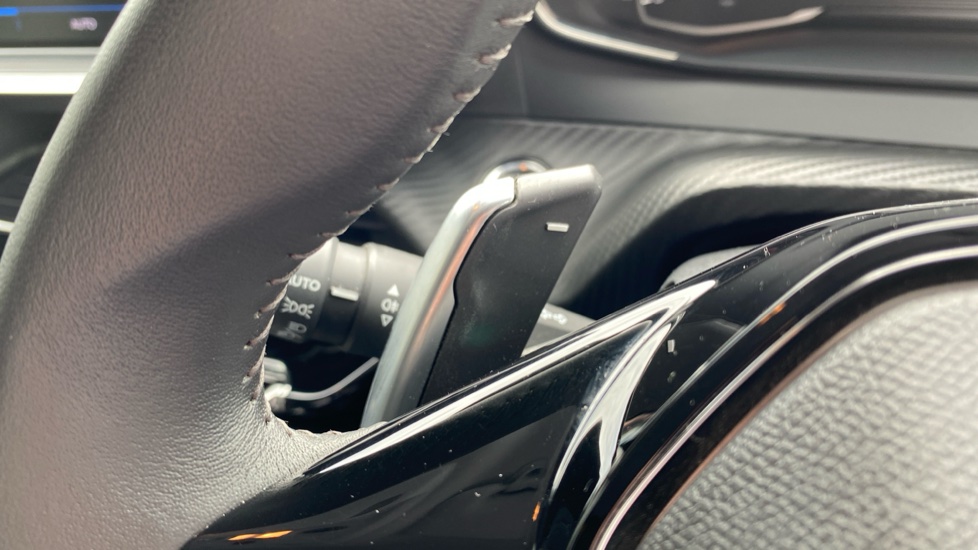 Peugeot 208 1.2 PureTech 100 Active Premium + 5dr EAT8 Petrol Hatchback - Image 32