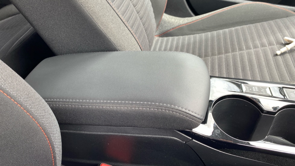 Peugeot 208 1.2 PureTech 100 Active Premium + 5dr EAT8 Petrol Hatchback - Image 34