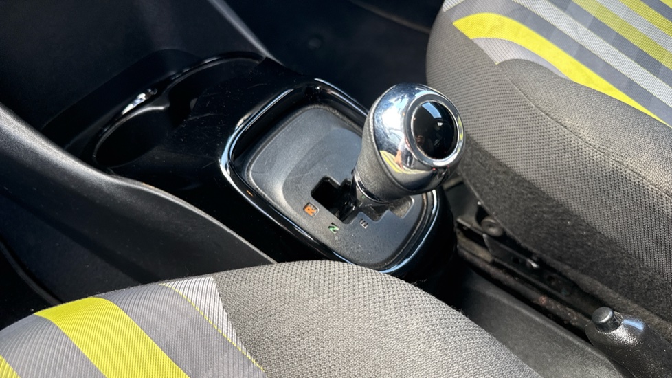 Peugeot 108 1.0 72 Collection 5dr 2-Tronic Petrol Hatchback - Image 13