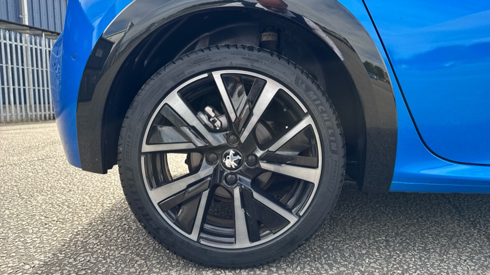 Peugeot 208 1.2 PureTech 100 GT Premium 5dr Petrol Hatchback - Image 7