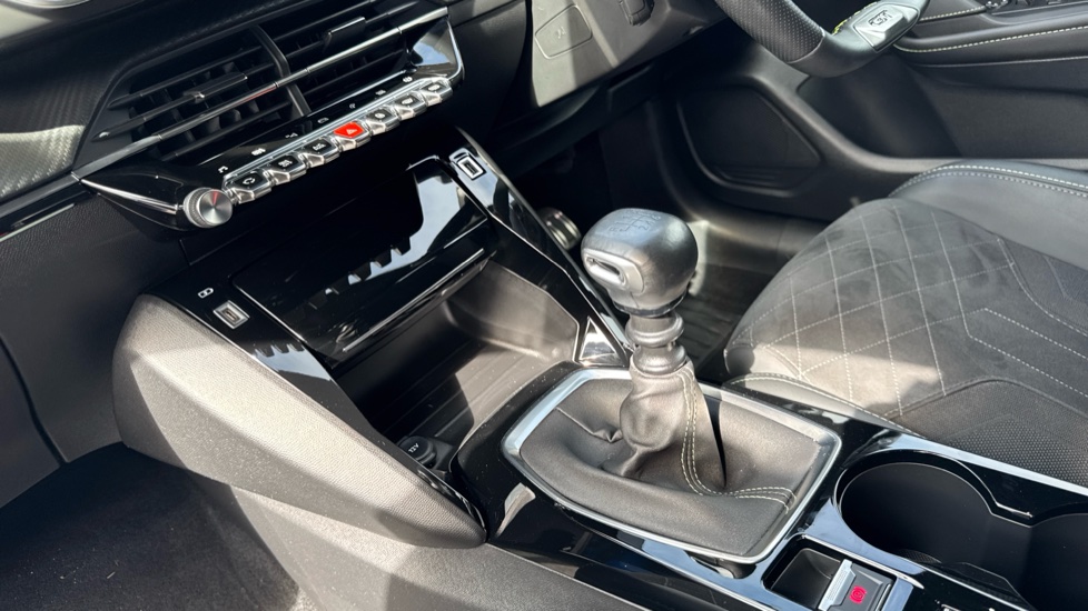 Peugeot 208 1.2 PureTech 100 GT Premium 5dr Petrol Hatchback - Image 13
