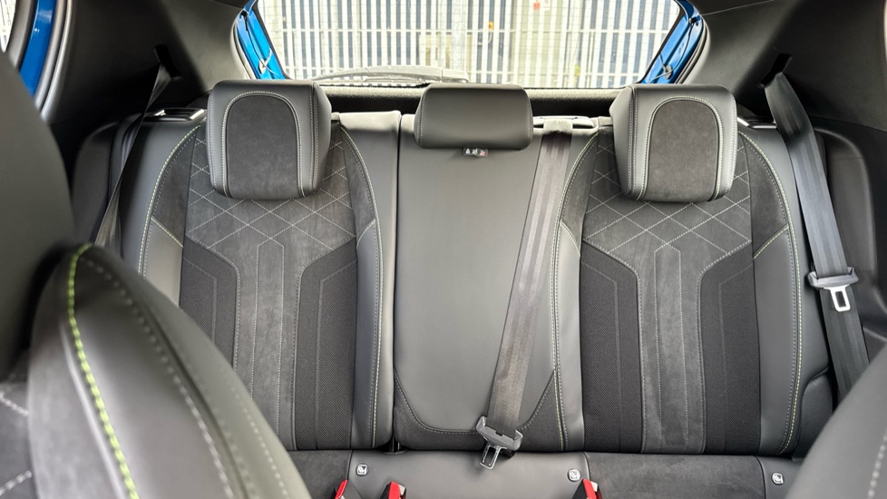 Peugeot 208 1.2 PureTech 100 GT Premium 5dr Petrol Hatchback - Image 15