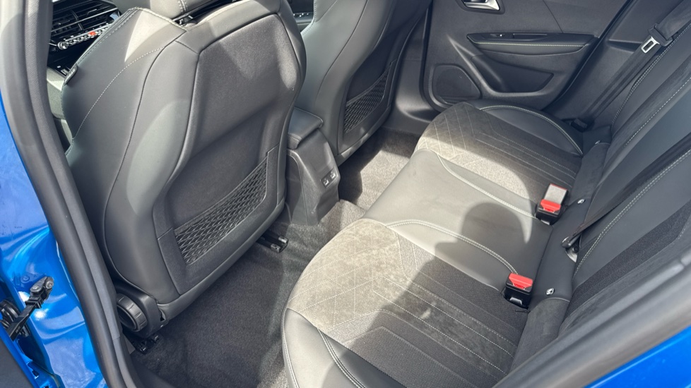 Peugeot 208 1.2 PureTech 100 GT Premium 5dr Petrol Hatchback - Image 16