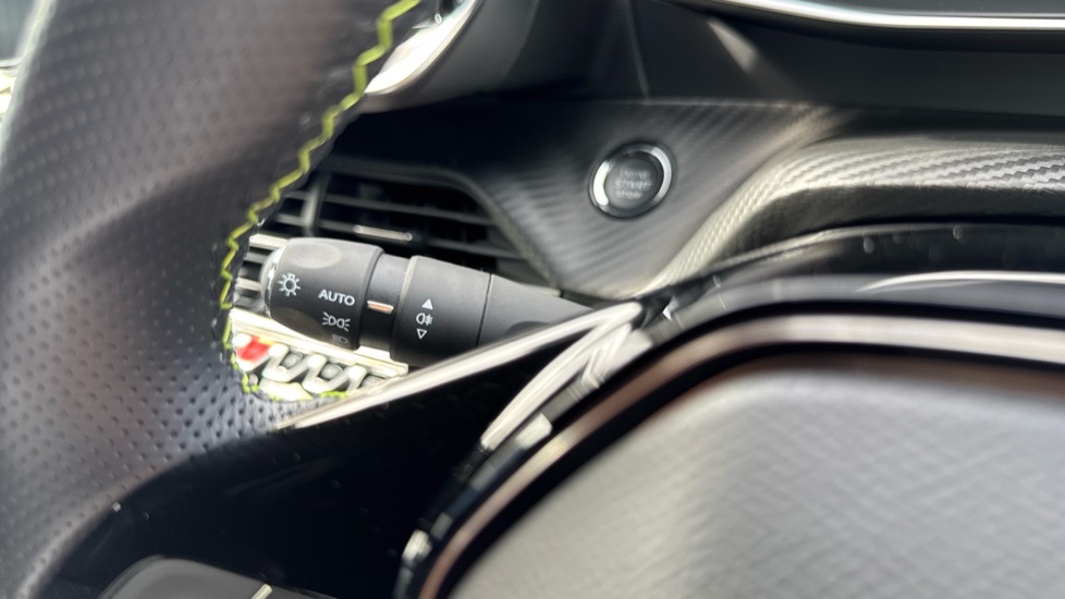 Peugeot 208 1.2 PureTech 100 GT Premium 5dr Petrol Hatchback - Image 27
