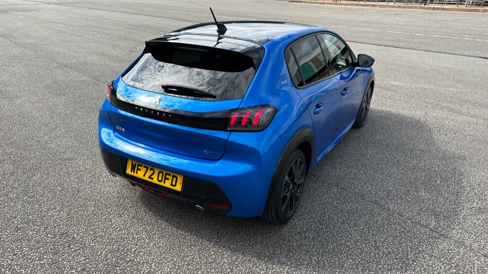 Peugeot 208 1.2 PureTech 100 GT Premium 5dr Petrol Hatchback - Image 38