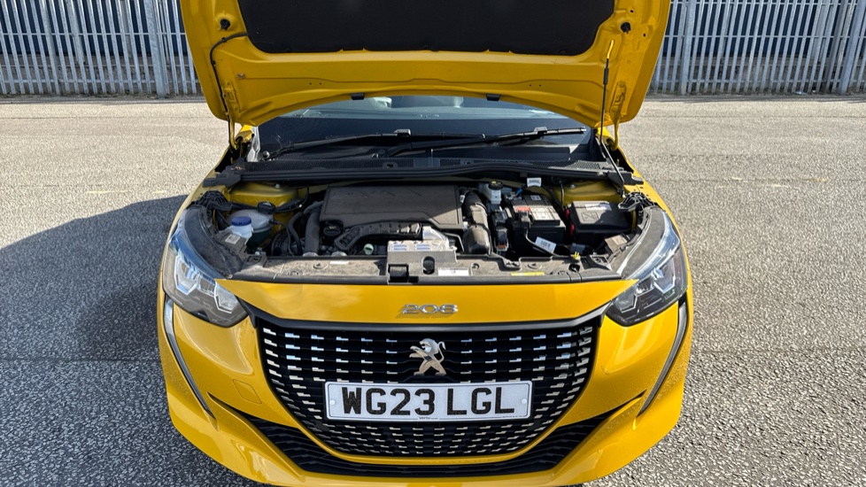 Peugeot 208 1.2 PureTech 100 Allure Premium + 5dr Petrol Hatchback - Image 8