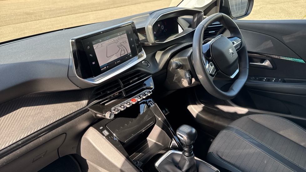 Peugeot 208 1.2 PureTech 100 Allure Premium + 5dr Petrol Hatchback - Image 9