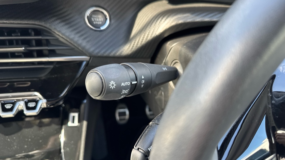 Peugeot 208 1.2 PureTech 100 Allure Premium + 5dr Petrol Hatchback - Image 28