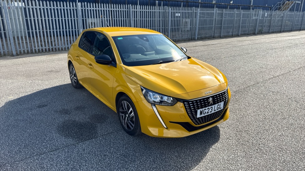 Peugeot 208 1.2 PureTech 100 Allure Premium + 5dr Petrol Hatchback - Image 32