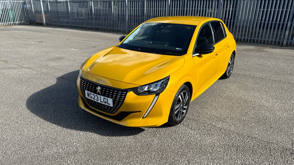 Peugeot 208 1.2 PureTech 100 Allure Premium + 5dr Petrol Hatchback - Image 33