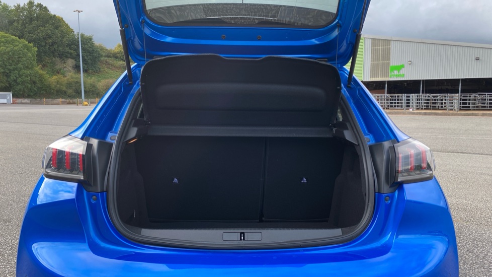 Peugeot 208 1.2 PureTech 100 Allure Premium + 5dr Petrol Hatchback - Image 4