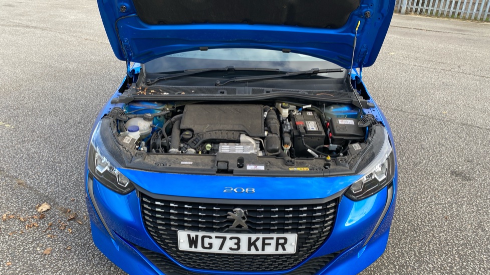 Peugeot 208 1.2 PureTech 100 Allure Premium + 5dr Petrol Hatchback - Image 8