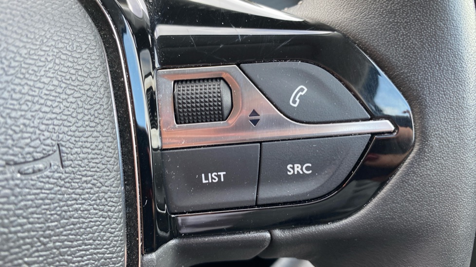 Peugeot 208 1.2 PureTech 100 Allure Premium + 5dr Petrol Hatchback - Image 22