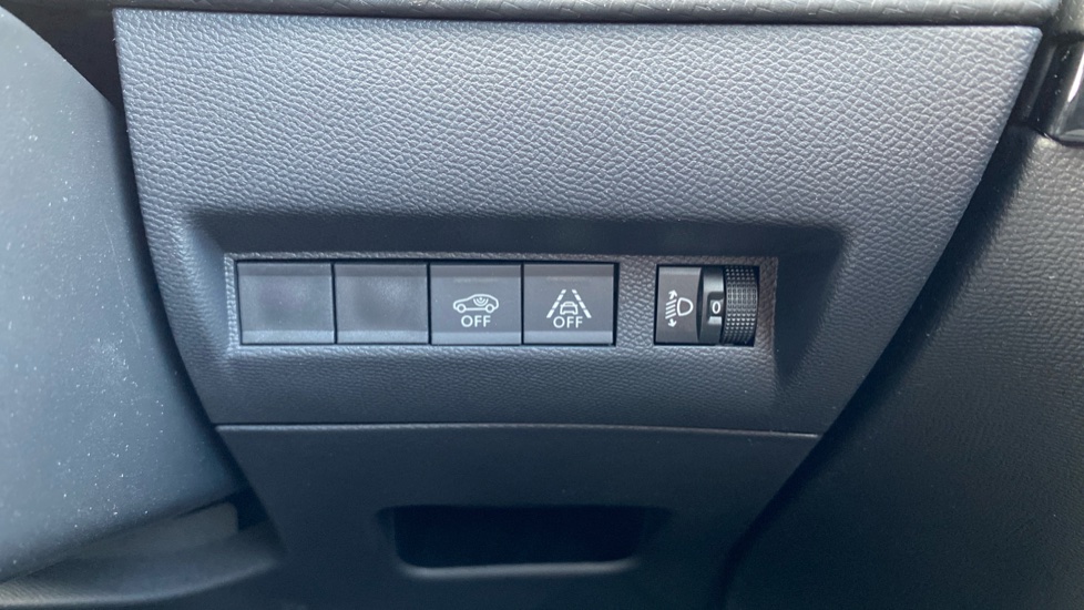 Peugeot 208 1.2 PureTech 100 Allure Premium + 5dr Petrol Hatchback - Image 26