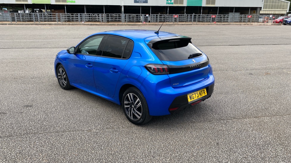 Peugeot 208 1.2 PureTech 100 Allure Premium + 5dr Petrol Hatchback - Image 43