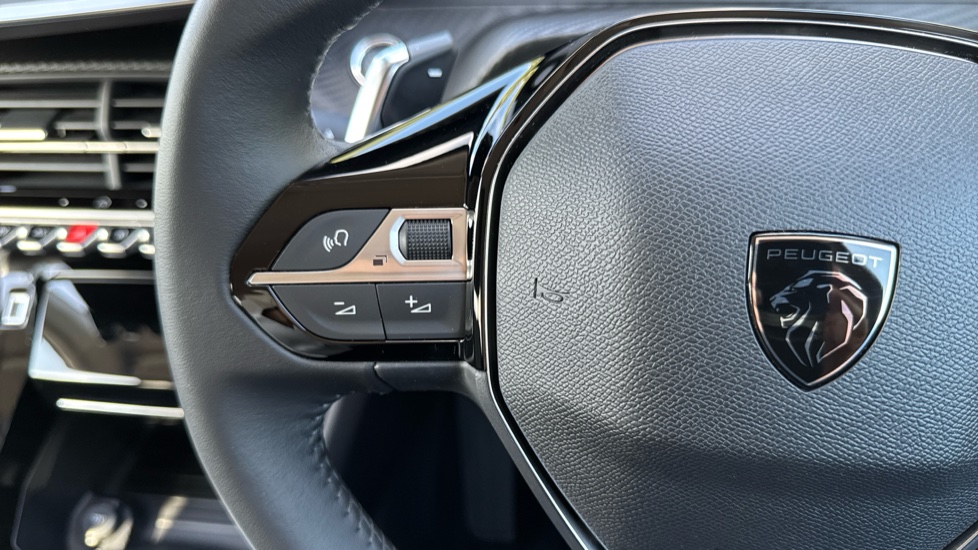 Peugeot 208 1.2 Hybrid 100 Allure 5dr e-DSC6 Petrol Hatchback - Image 24