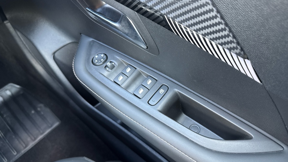 Peugeot 208 1.2 Hybrid 100 Allure 5dr e-DSC6 Petrol Hatchback - Image 27