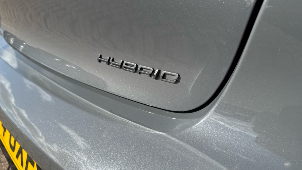 Peugeot 208 1.2 Hybrid 100 Allure 5dr e-DSC6 Petrol Hatchback - Image 33