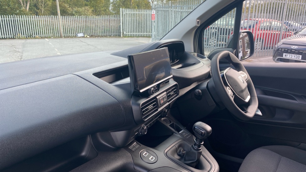 Peugeot Partner M Diesel 1.5 BlueHDi 100 Asphalt Van - Image 9