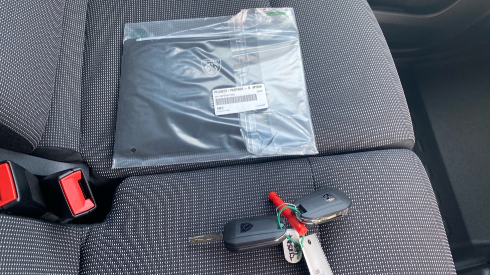Peugeot Partner M Diesel 1.5 BlueHDi 100 Asphalt Van - Image 19
