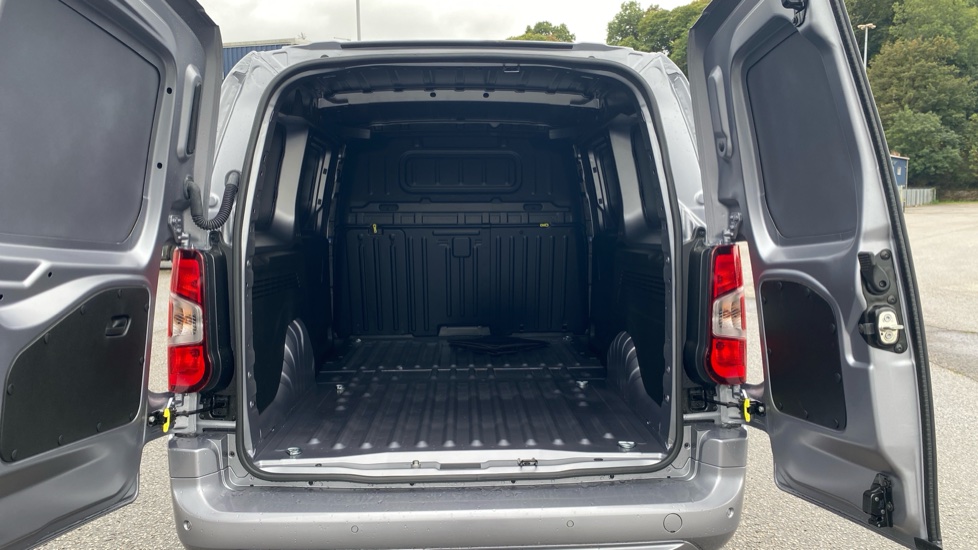 Peugeot Partner Xl Diesel 1.5 BlueHDi 130 Asphalt Van EAT8 - Image 4