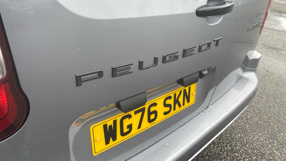 Peugeot Partner Xl Diesel 1.5 BlueHDi 130 Asphalt Van EAT8 - Image 24