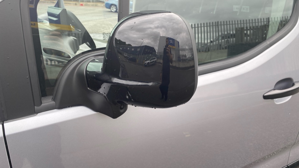 Peugeot Partner Xl Diesel 1.5 BlueHDi 130 Asphalt Van EAT8 - Image 27