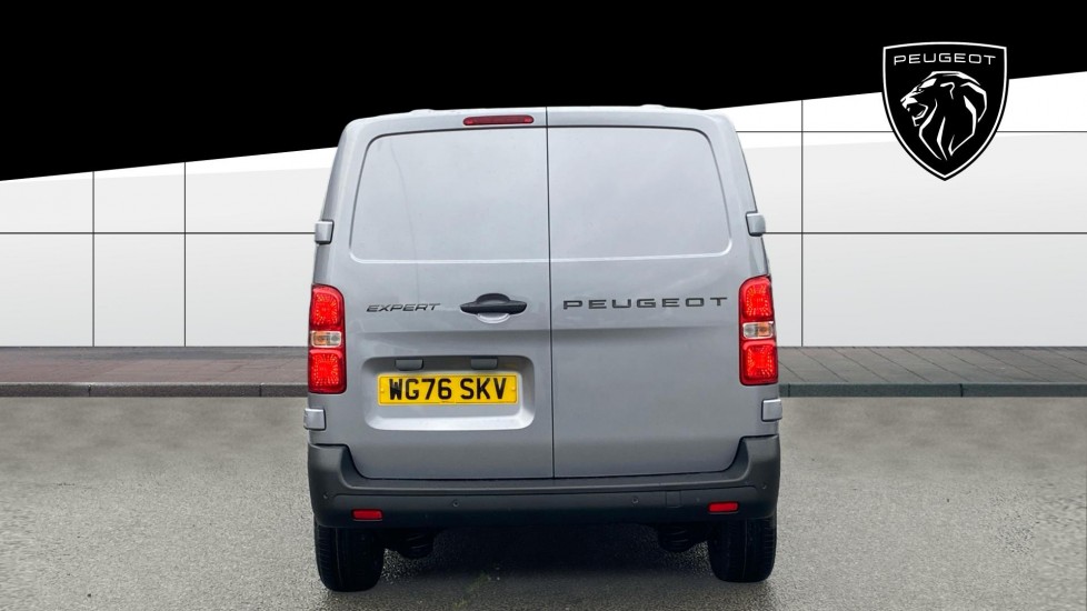 Peugeot Expert M Diesel 2.2 BlueHDi 150 Professional Van EAT8 - Image 6