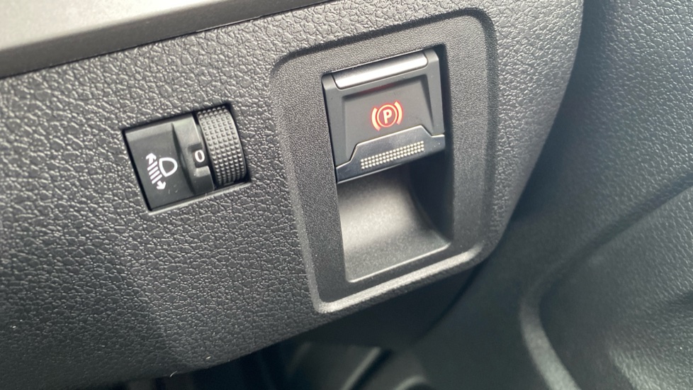 Peugeot Expert M Diesel 2.2 BlueHDi 150 Professional Van EAT8 - Image 30