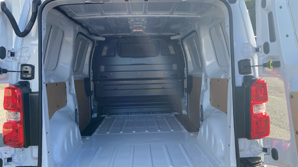 Peugeot Expert L1 Diesel 2.0 BlueHDi 145 Professional Van - Image 4