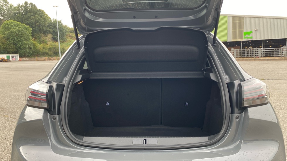 Peugeot 208 1.2 Hybrid 110 Allure 5dr e-DSC6 Petrol Hatchback - Image 4