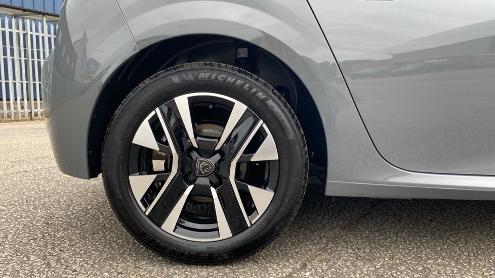 Peugeot 208 1.2 Hybrid 110 Allure 5dr e-DSC6 Petrol Hatchback - Image 7